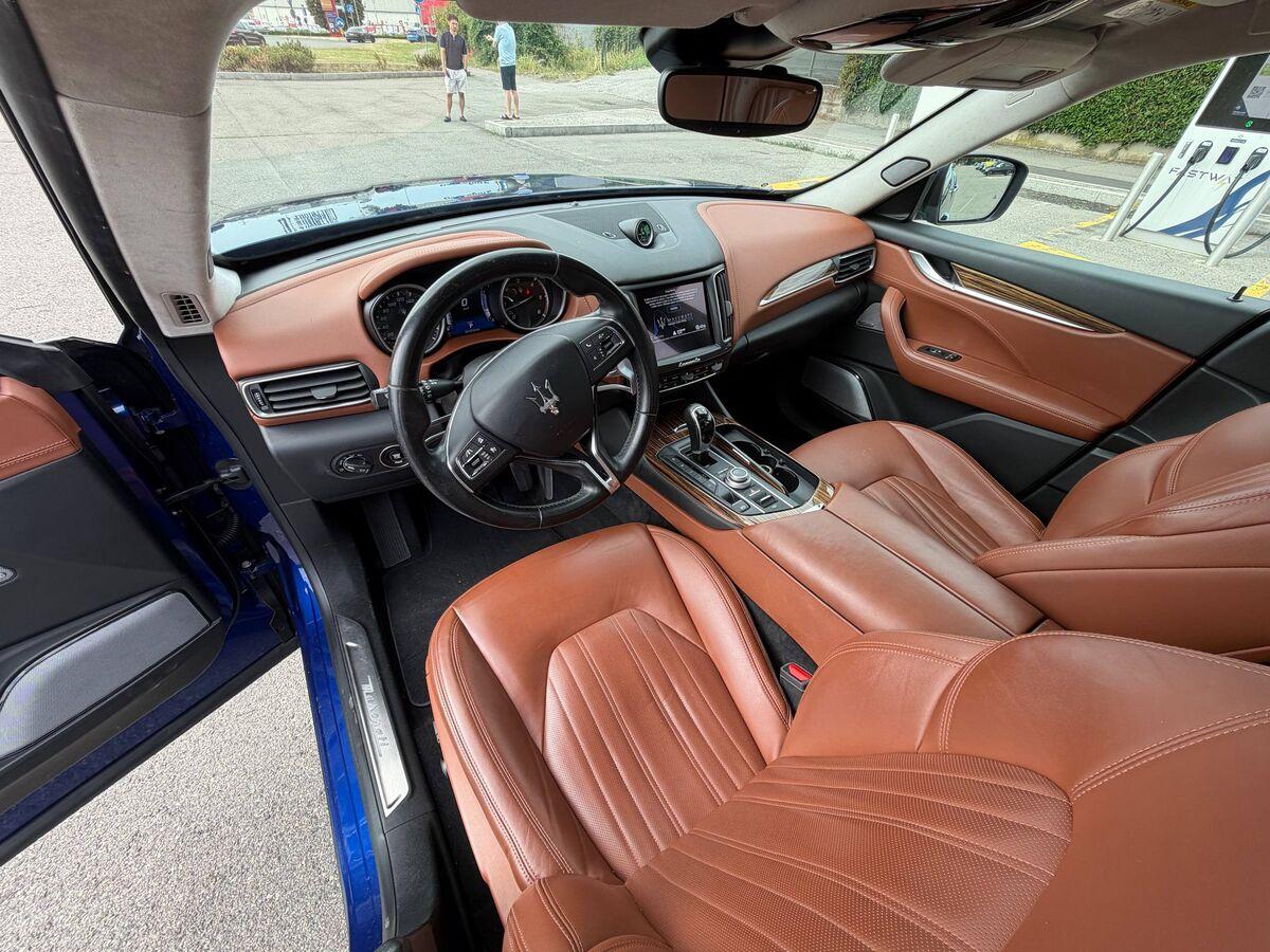 Maserati Levante 3.0 V6 275cv auto