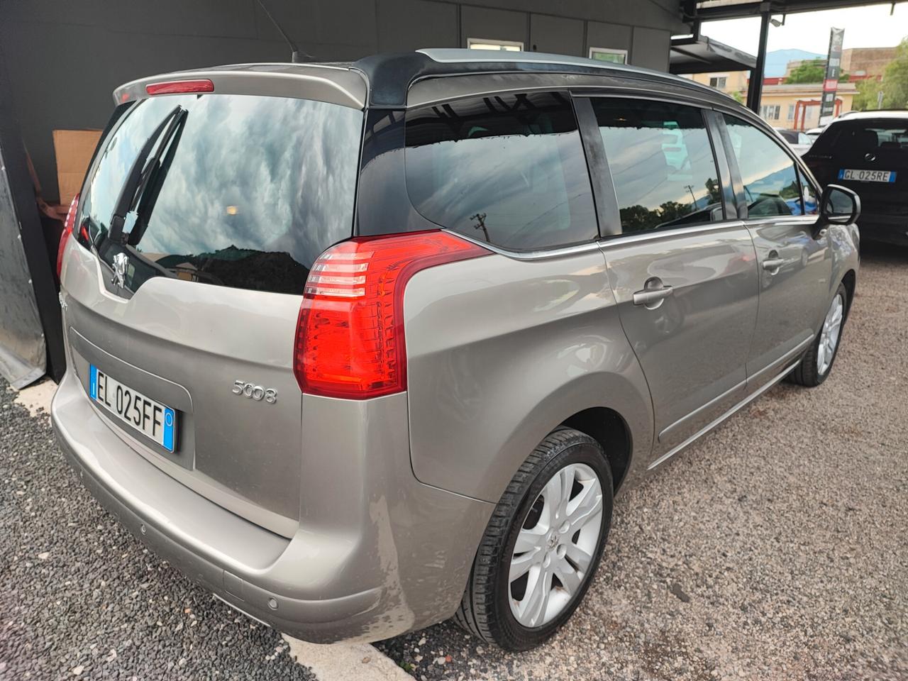Peugeot 5008 2.0 HDi 150CV Active