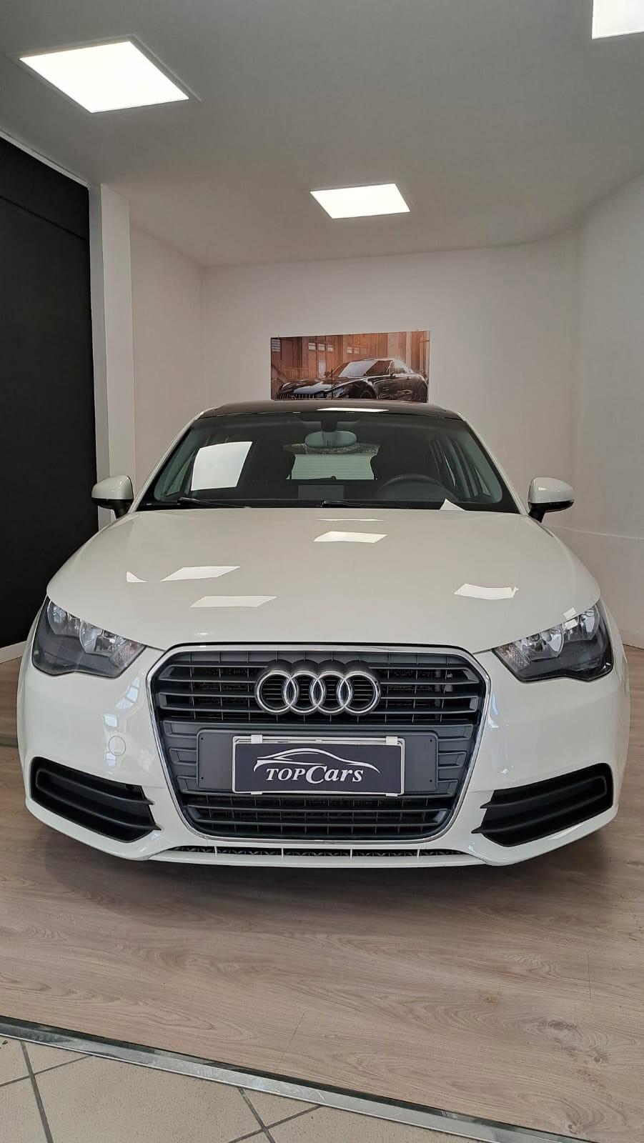 Audi A1 1.6 TDI 90CV con TETTO