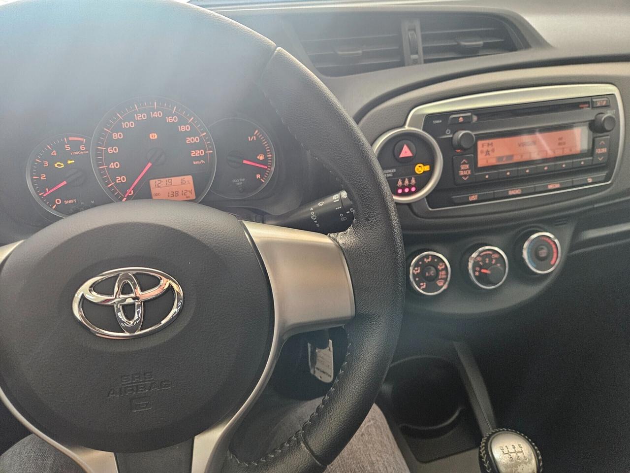 Toyota Yaris 1.4 D-4D 5 porte Lounge