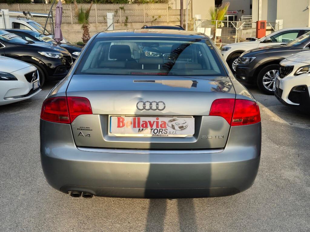 Audi A4 2.0 16V TDI S-LINE BERLINA