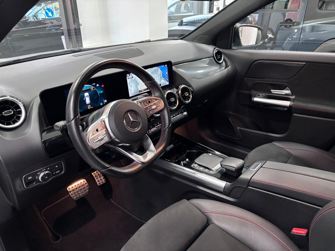 MERCEDES-BENZ GLA200D PREMIUM AMG NAVI-LED