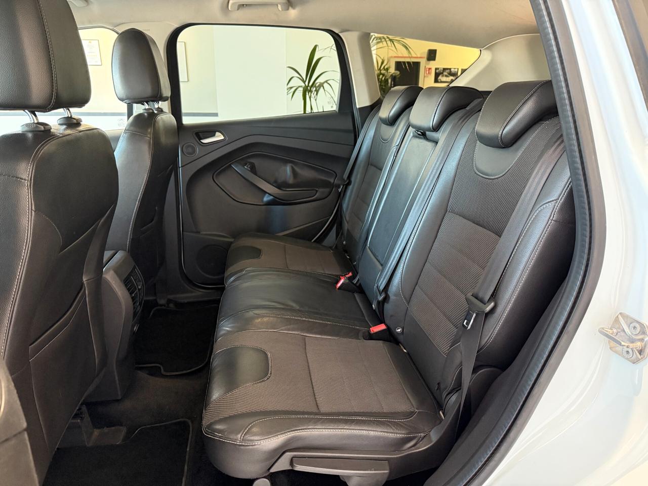 Ford Kuga 2.0 TDCI 140 CV 2WD Business