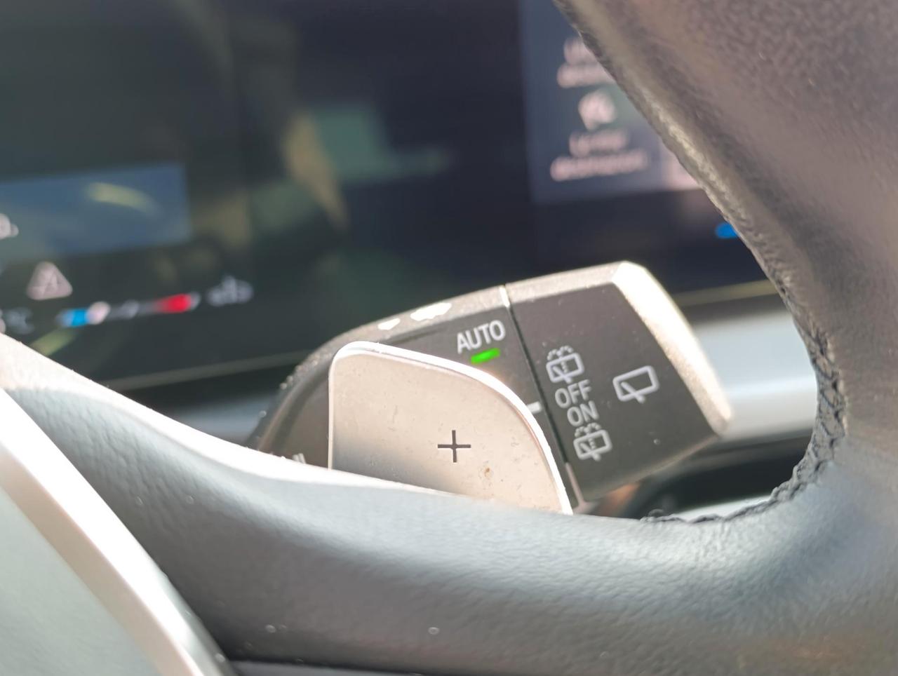 BMW 318 d Touring mhev 48V auto