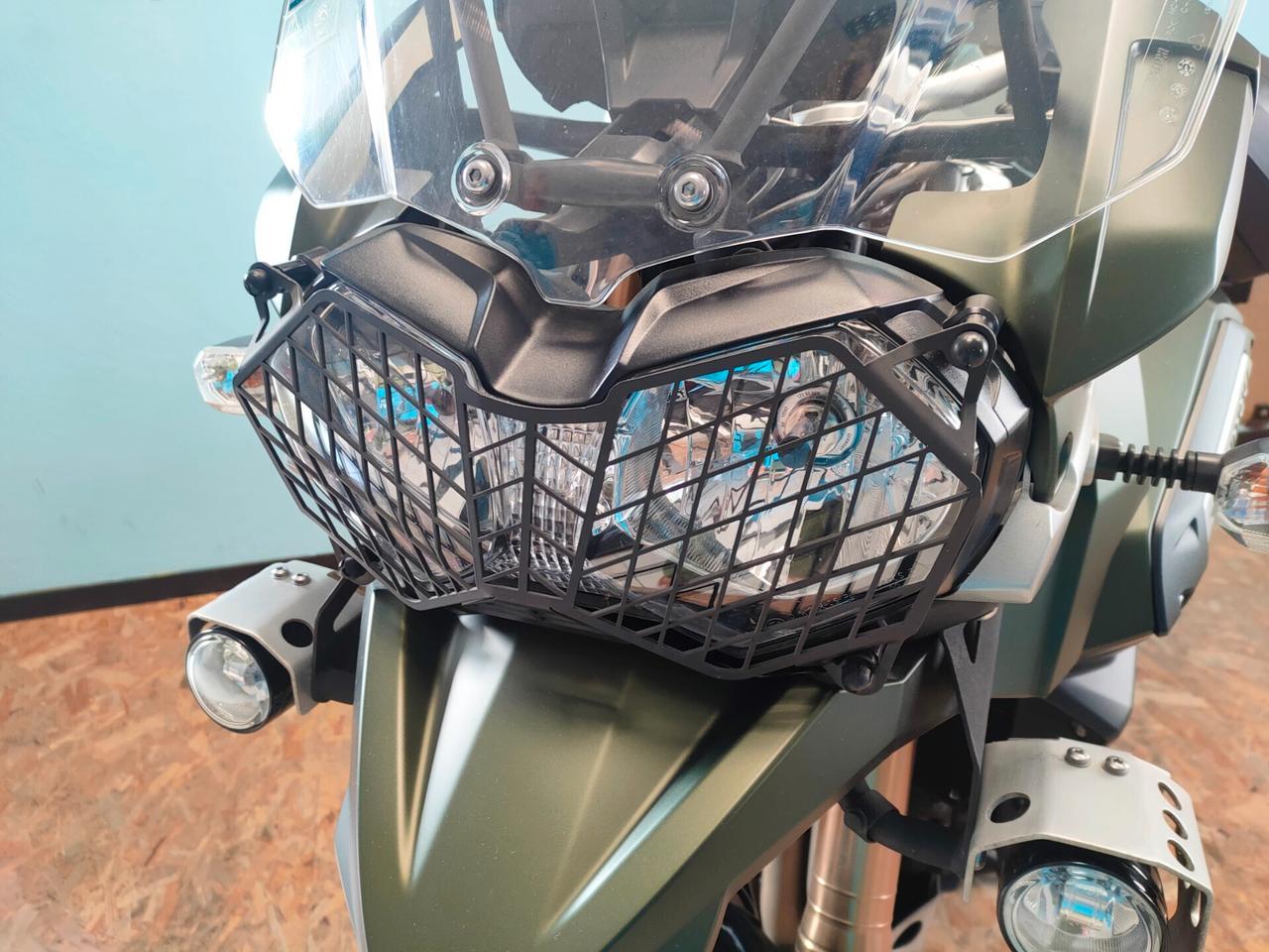 Triumph Tiger Explorer XC con tris bauletti GIVI