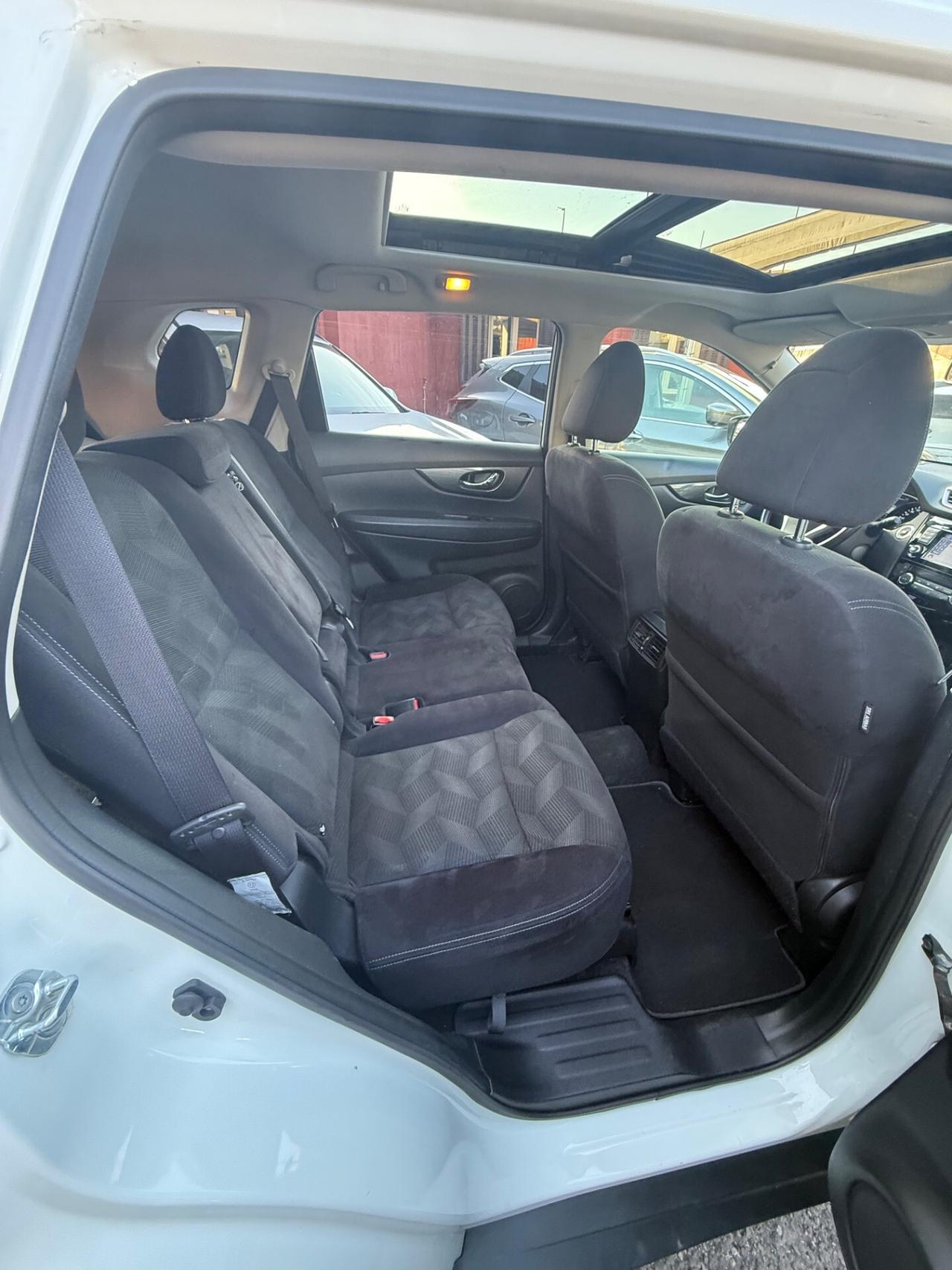 X-Trail 1.6 dCi 2WD Tekna-80 mila km -7 posti-rate