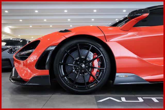 MCLAREN 765LT |LIFT|RETROCAMERA|FULL CARBON SPEC