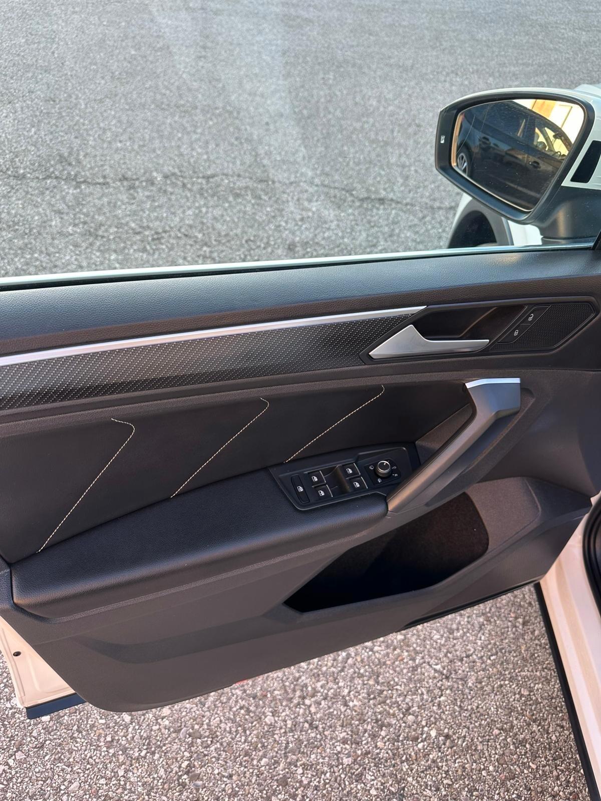 Volkswagen Tiguan 2.0 TDI 150 CV SCR DSG 4MOTION R-Line