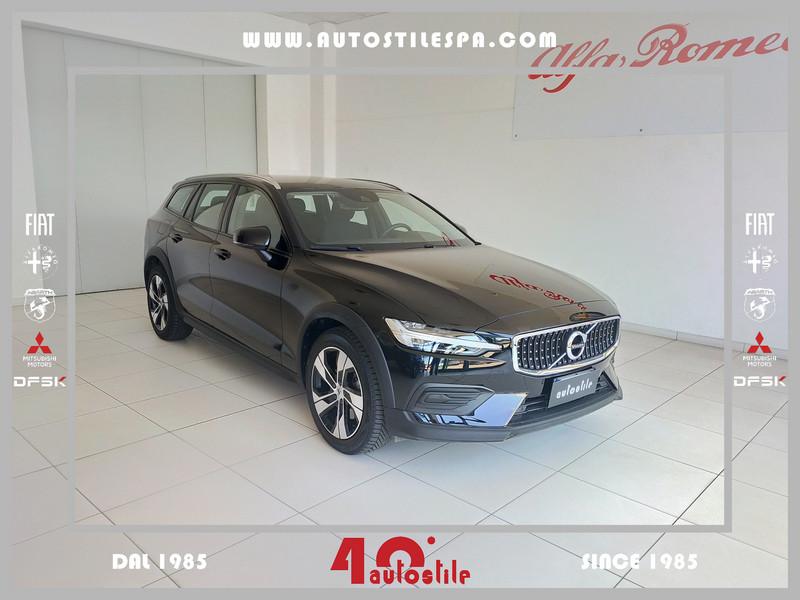 Volvo V60 Cross Country B4 (d) AWD Geartronic Business Pro