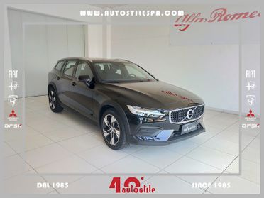 Volvo V60 Cross Country B4 (d) AWD Geartronic Business Pro