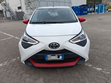 Toyota Aygo Connect 1.0 VVT-i 72 CV 5 porte x-clusiv