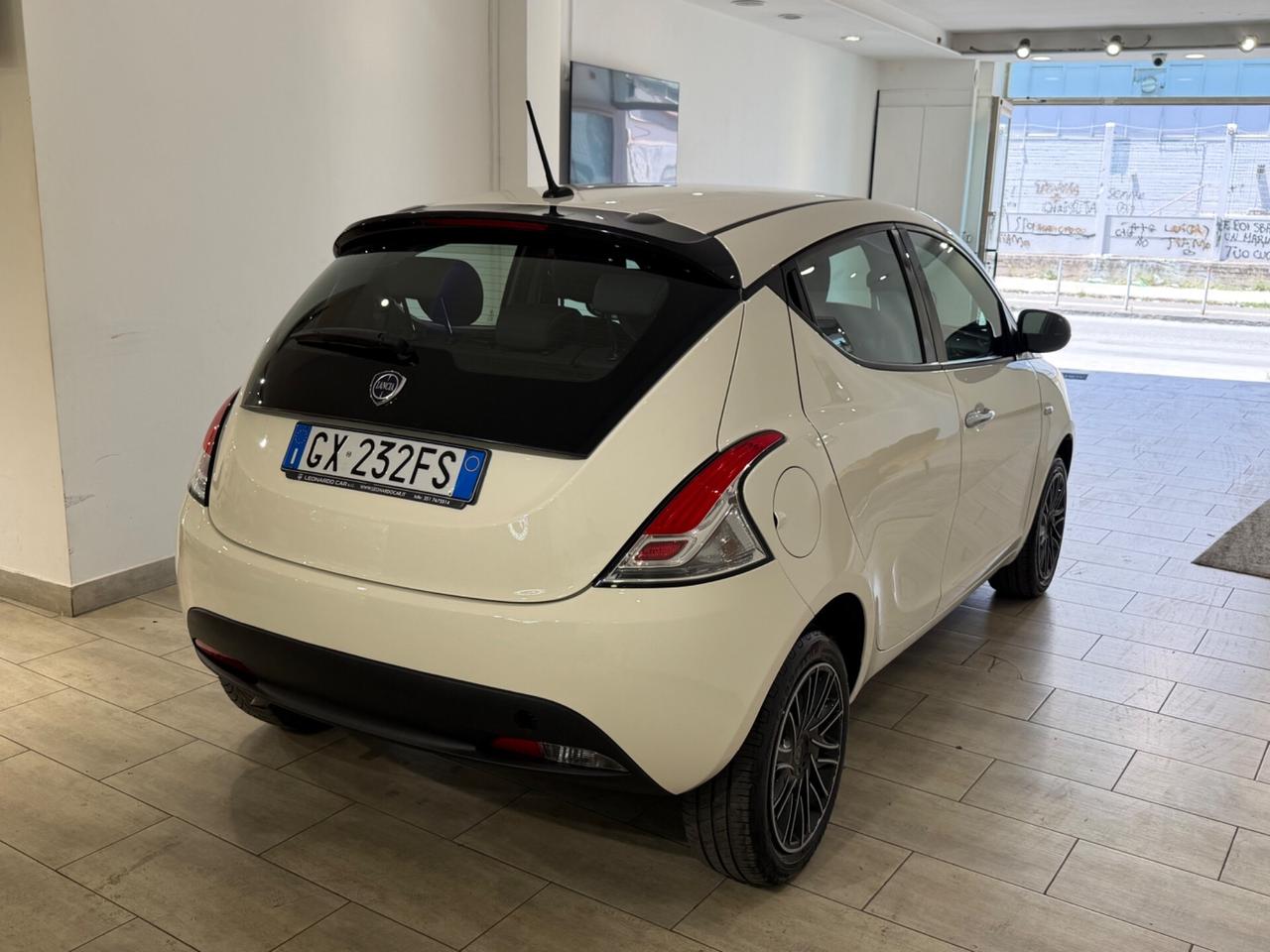 Lancia Ypsilon 1.0 Benzina /hybr 70cv My24