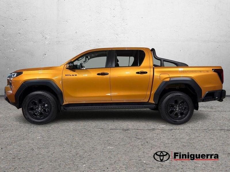 Toyota Hilux 2.8 DIESEL MILD HYBRID 48V 204 CV AUT INVINCIBLE