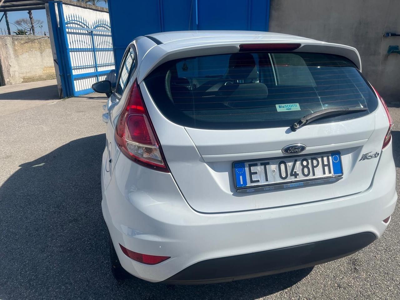 Ford fiesta 1.5 tdci-5 P-full/opt-2013