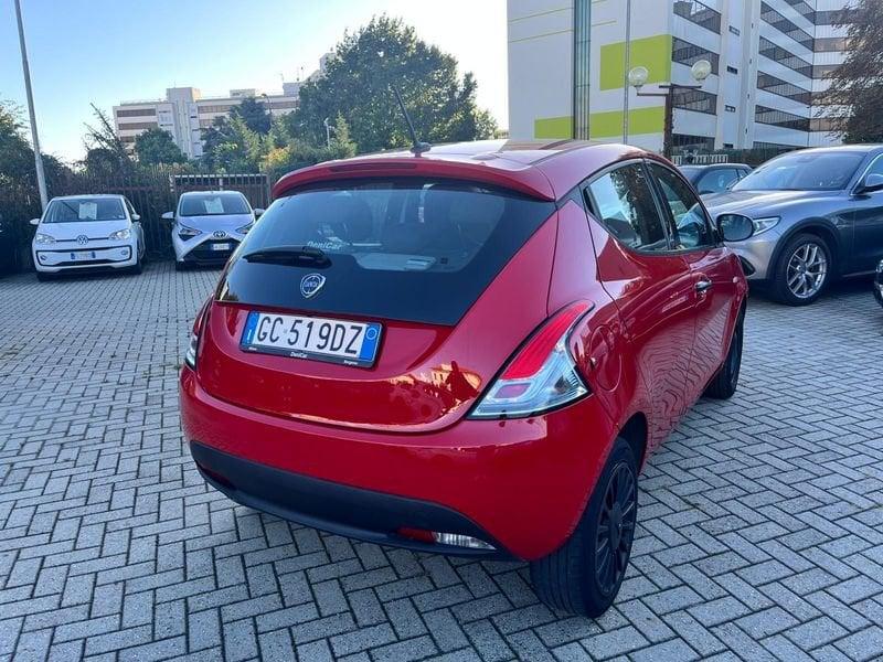 Lancia Ypsilon 1.2 69 CV 5 porte GPL Ecochic Silver