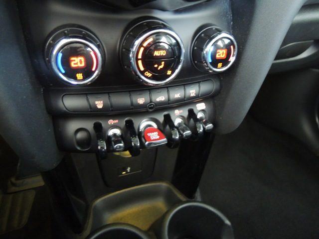 MINI Cooper 1.5 Cooper Essential 5 porte