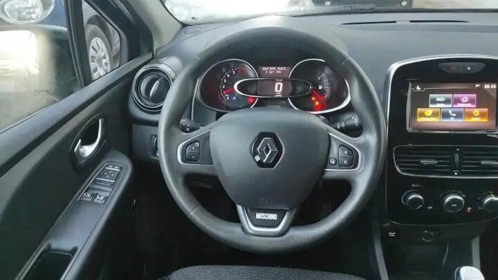 Renault Clio TCe 12V 75 CV 5 porte Moschino Zen