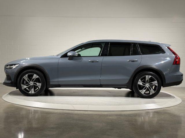 VOLVO V60 Cross Country B4 d. AWD auto. Core PREZZO REALE
