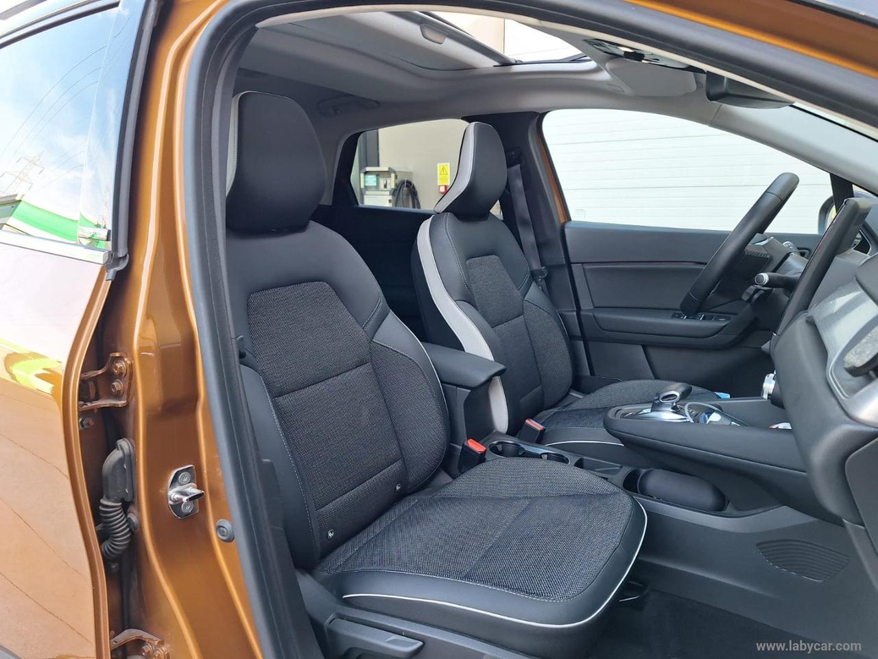 RENAULT Captur INTENSE Plug-in Hybrid E-Tech TETTO 160 CV
