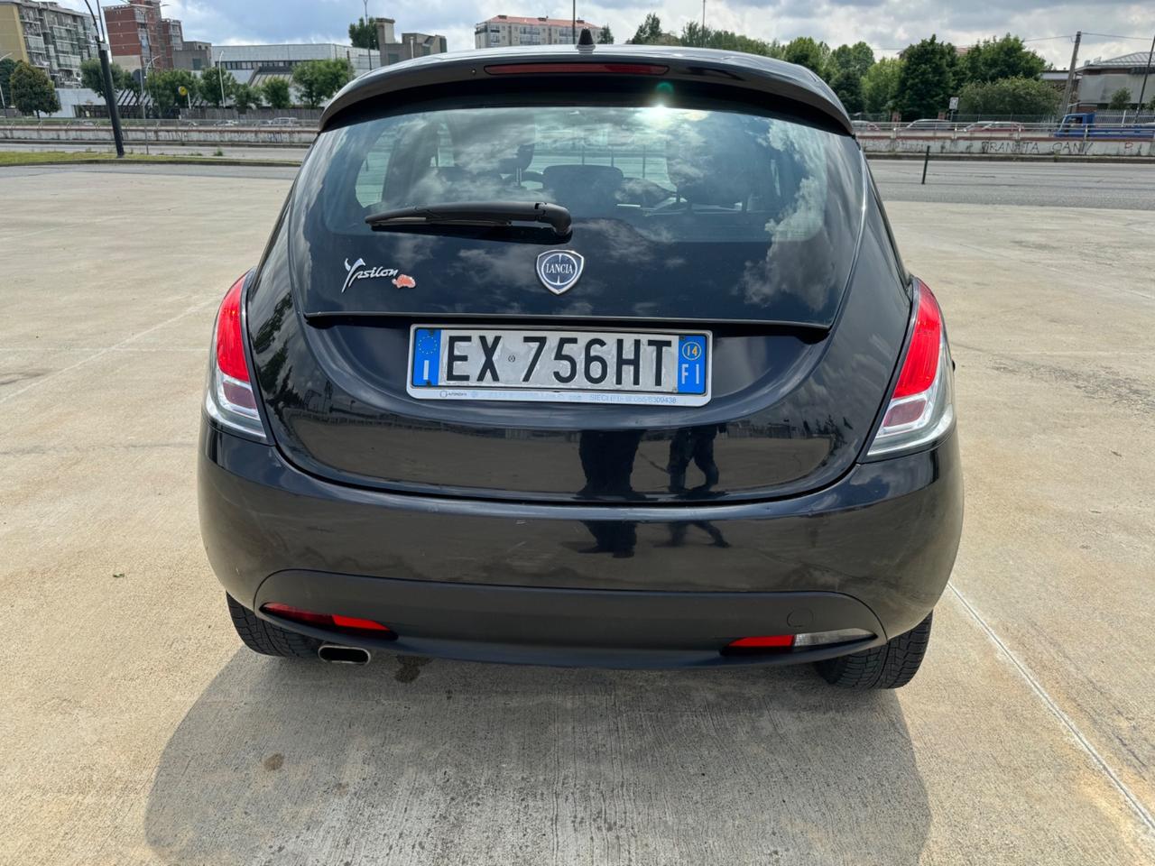 Lancia Ypsilon 1.2 69 CV 5 porte GPL Ecochic Silver