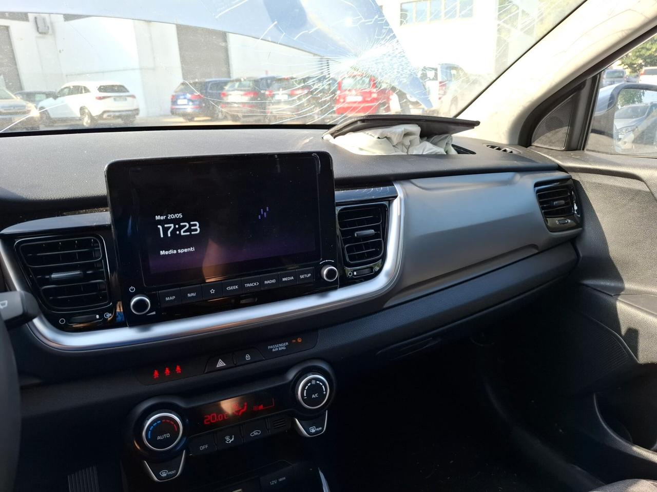 Kia Stonic 1.2 GPL - SINISTRATA