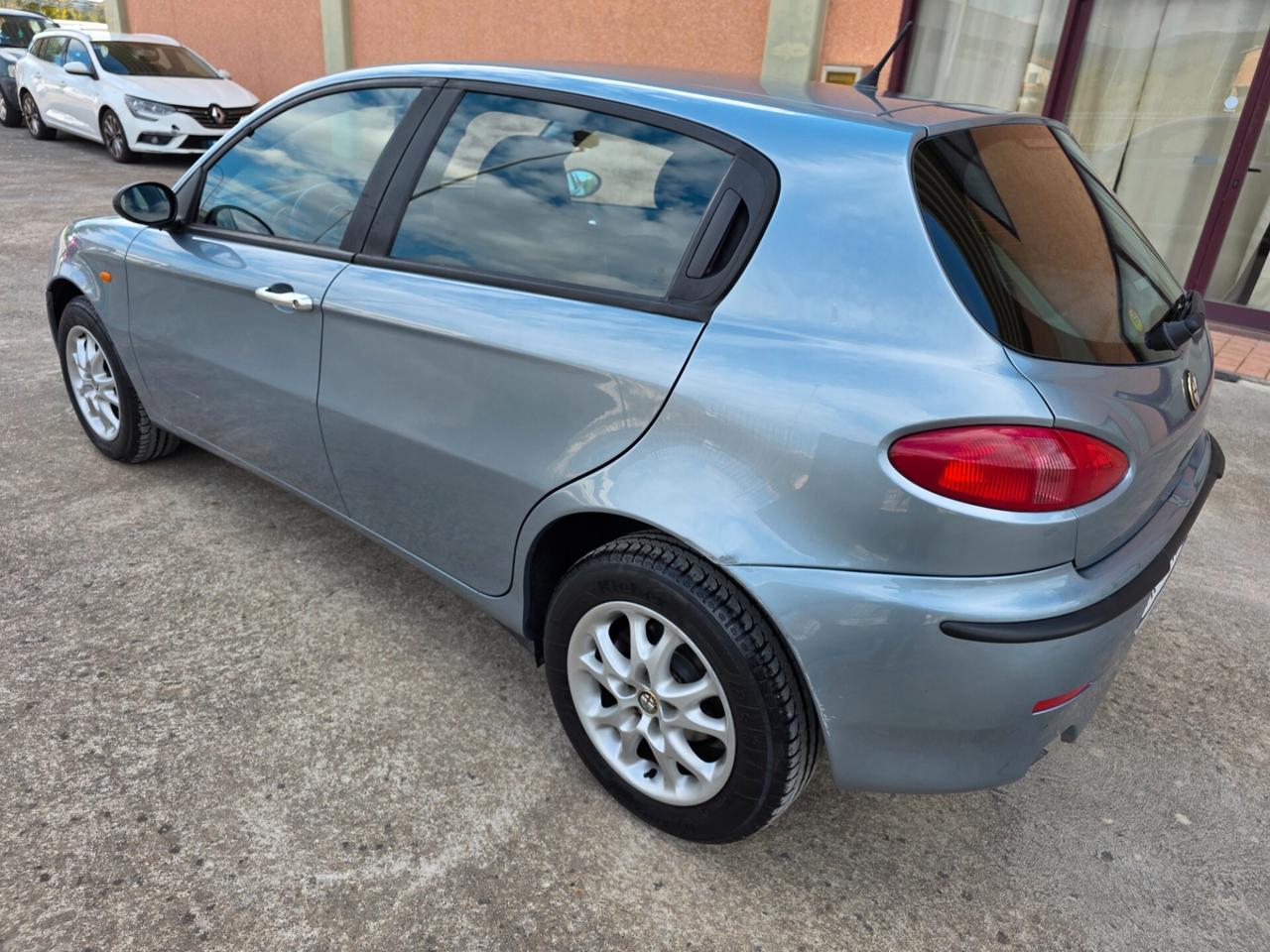 Alfa Romeo 147 1.6i 16V T.S. (105 CV) cat 5p. Dist.