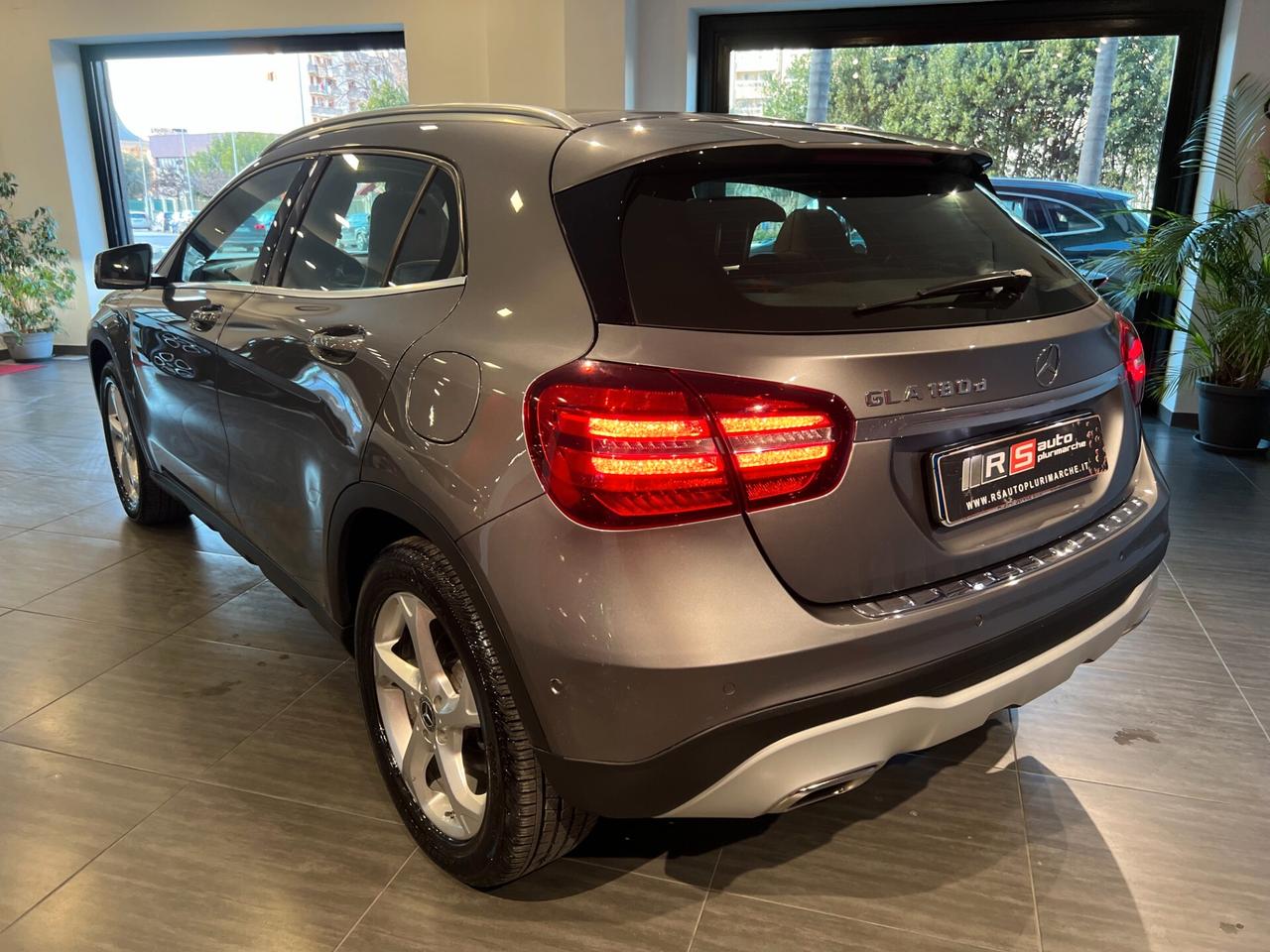 Mercedes-benz GLA 180d Automatic Executive TETTO