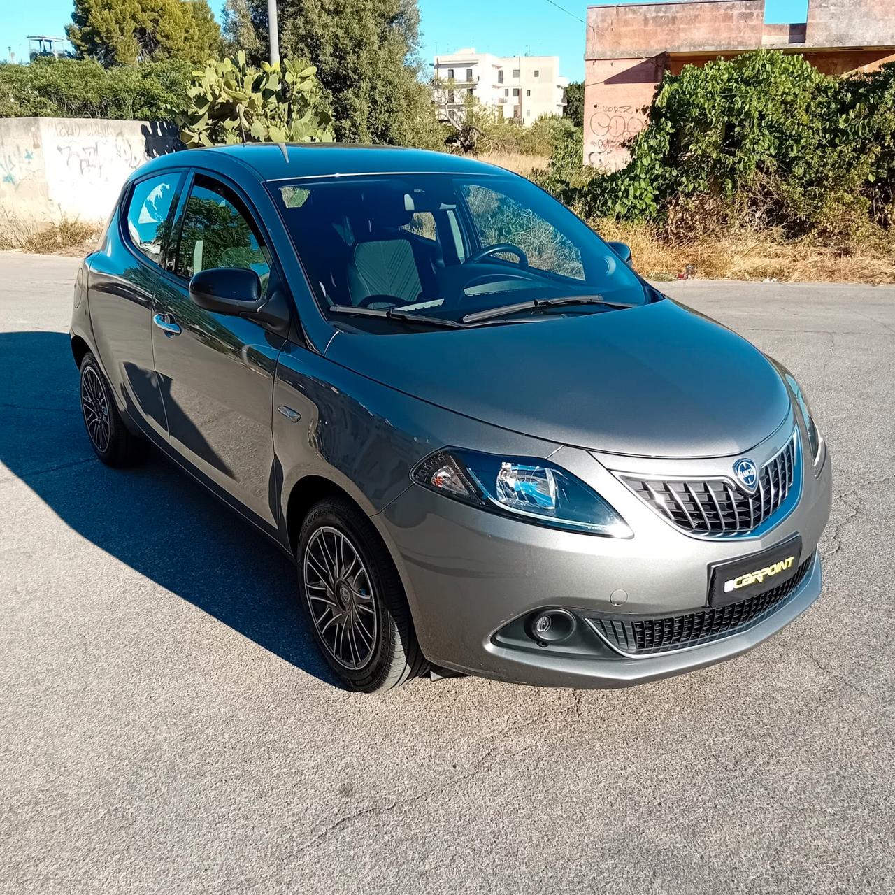 Lancia Ypsilon 1.0 FireFly 5 porte S&S Hybrid Ecochic Silver