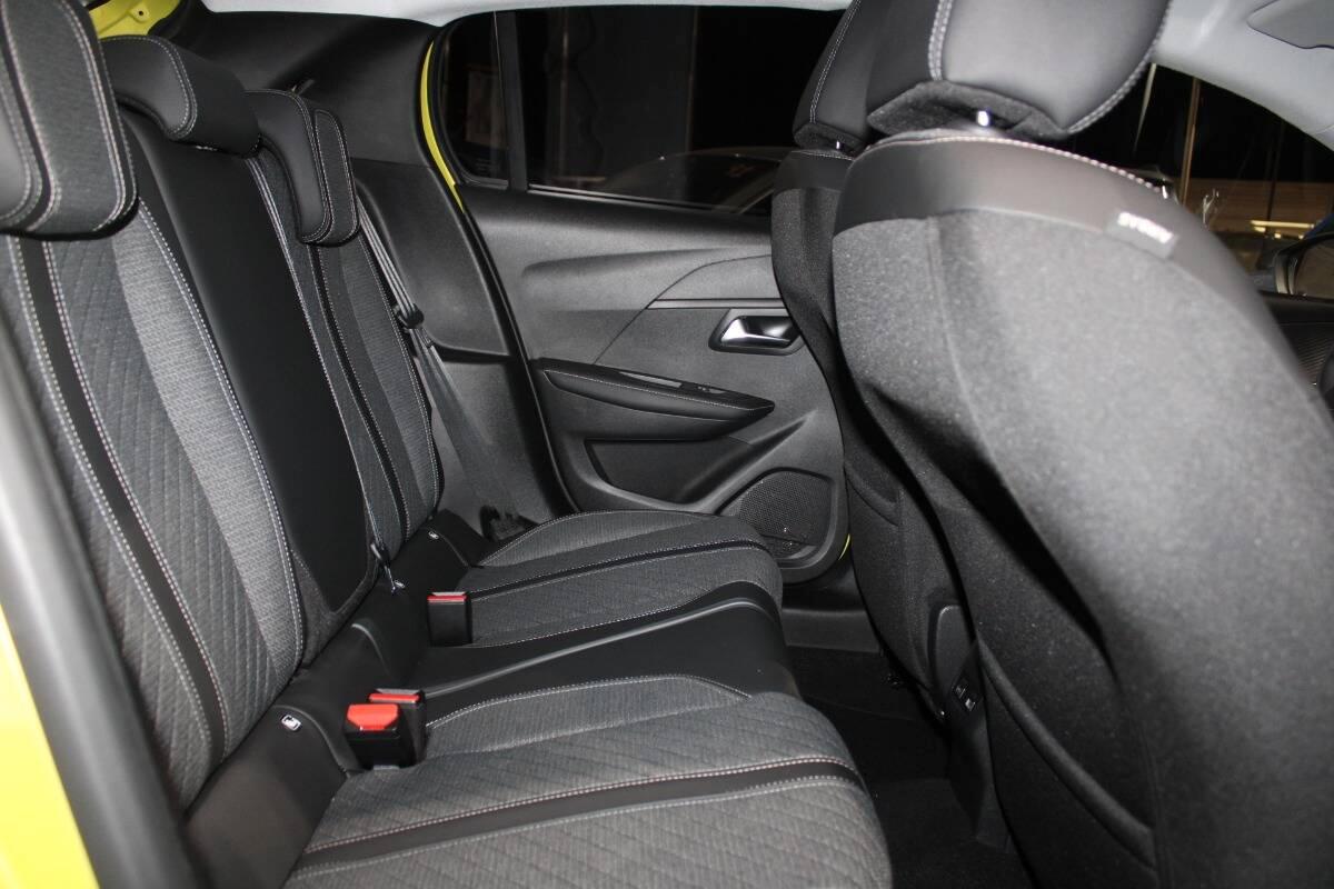 Peugeot 208 1.2 puretech Allure s&s 100cv Con CARPLAY
