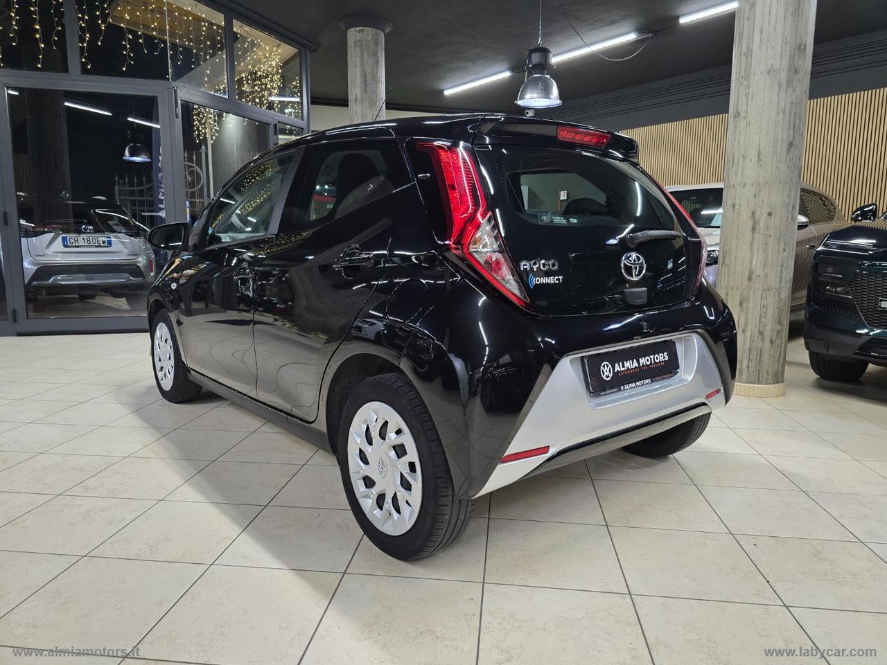 TOYOTA Aygo Connect 1.0 VVT-i 72 CV 5p. x-play