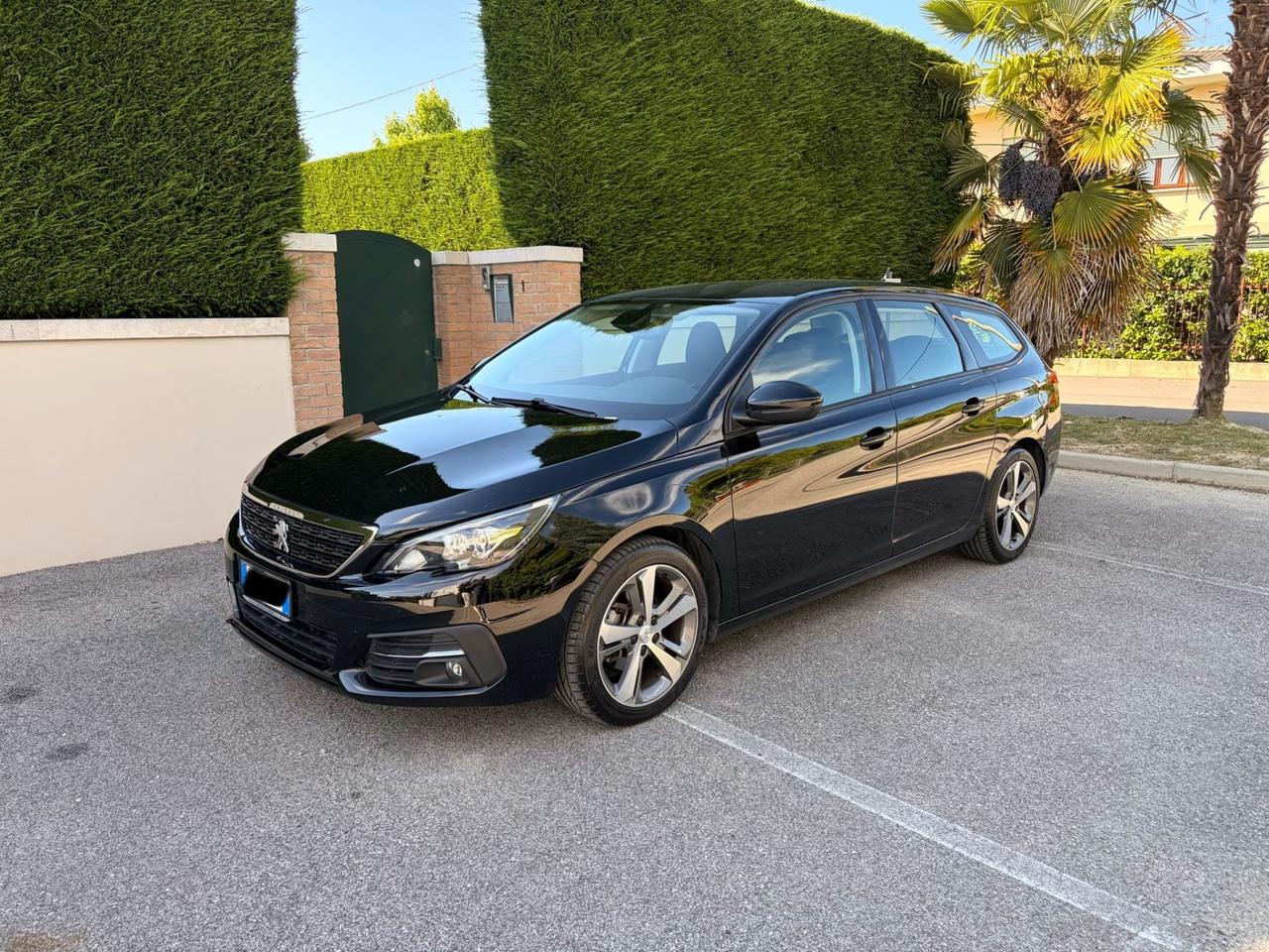 Peugeot 308 BlueHDi 130 S&S SW Allure
