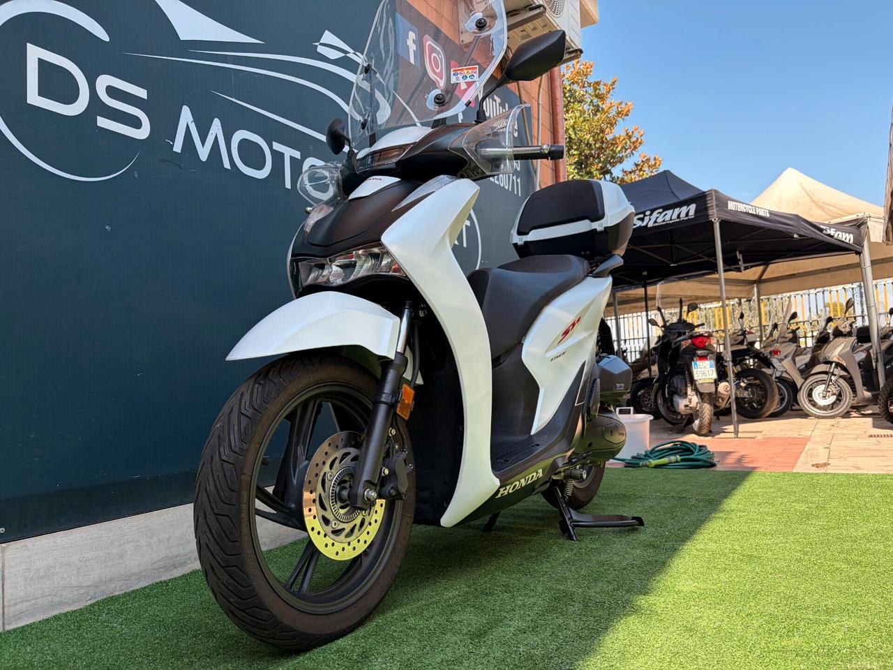 Honda SH 150 ABS SPORT 5.000 km garanzia ufficiale