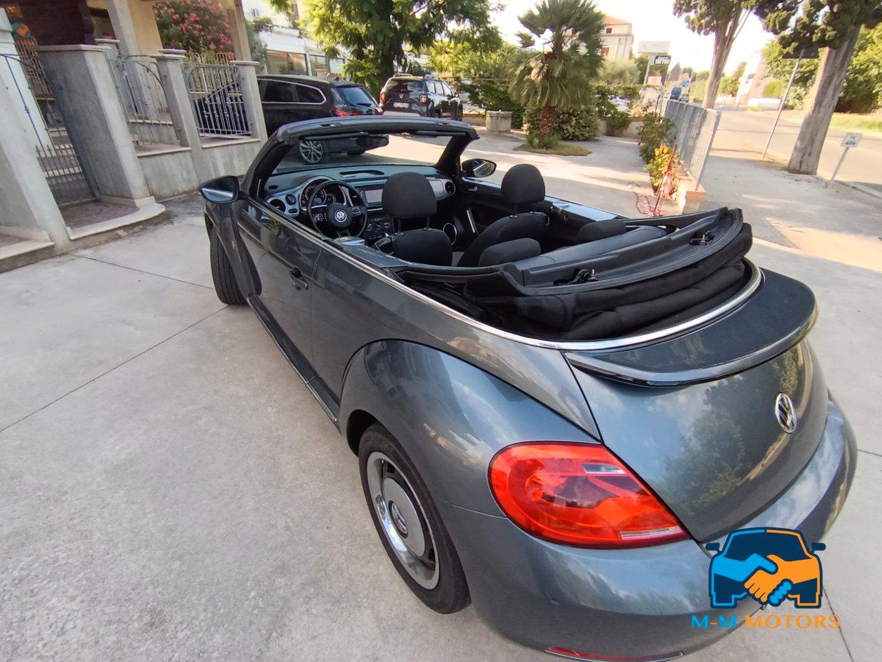 Volkswagen Maggiolino Cabrio 1.6 tdi Design 105cv dsg