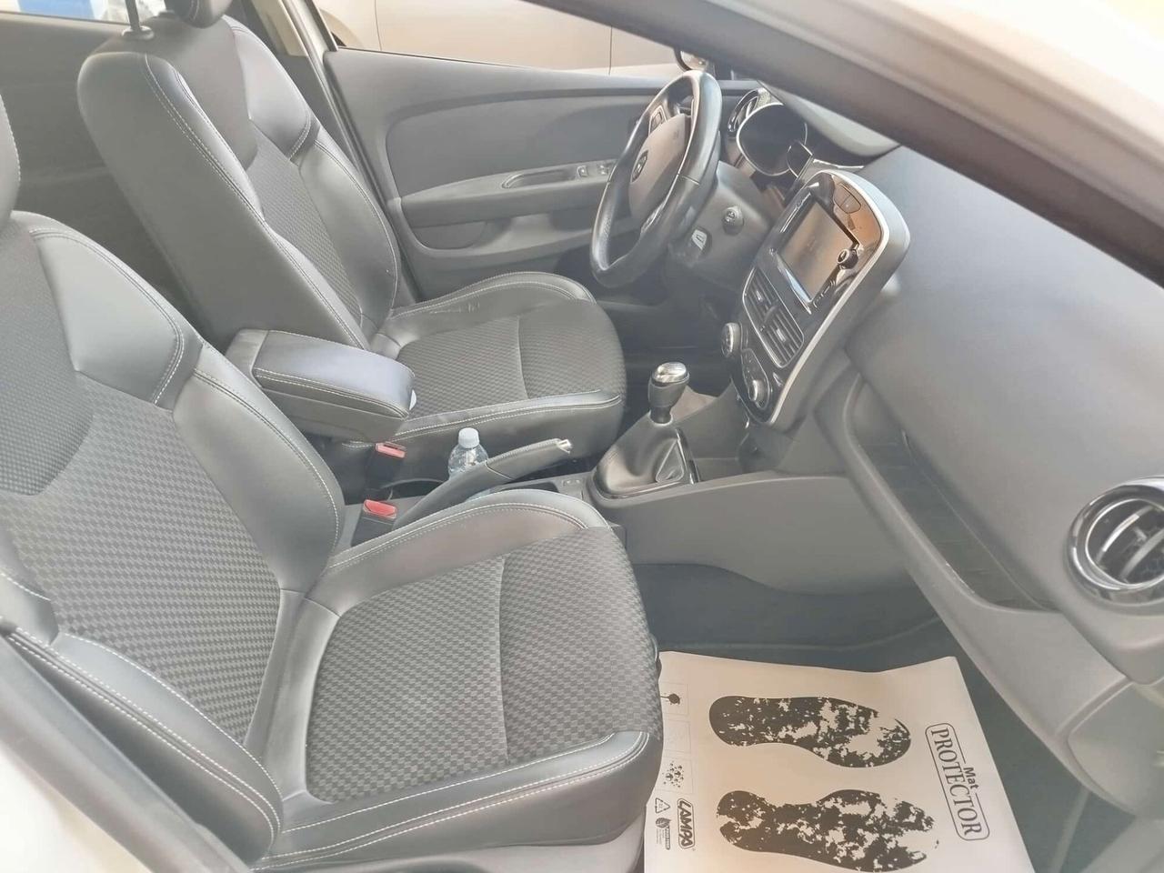 Renault Clio dCi 8V 90 CV 5 porte Moschino Intens