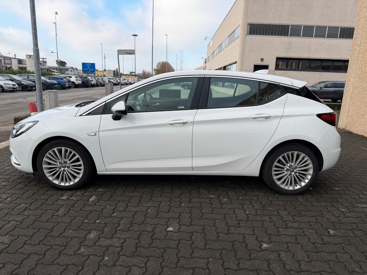 Opel Astra 1.6 BiTurbo CDTi Start&Stop 5 porte Innovation+GANCIO TRAINO