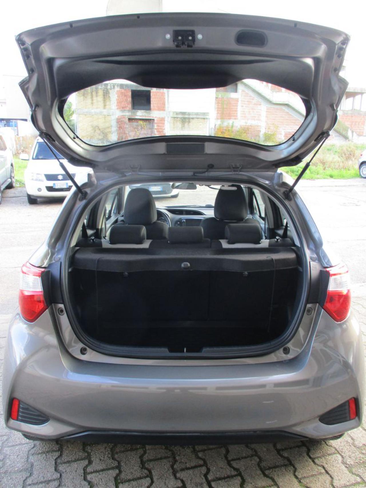TOYOTA Yaris 1.5 Hybrid 5 porte Business