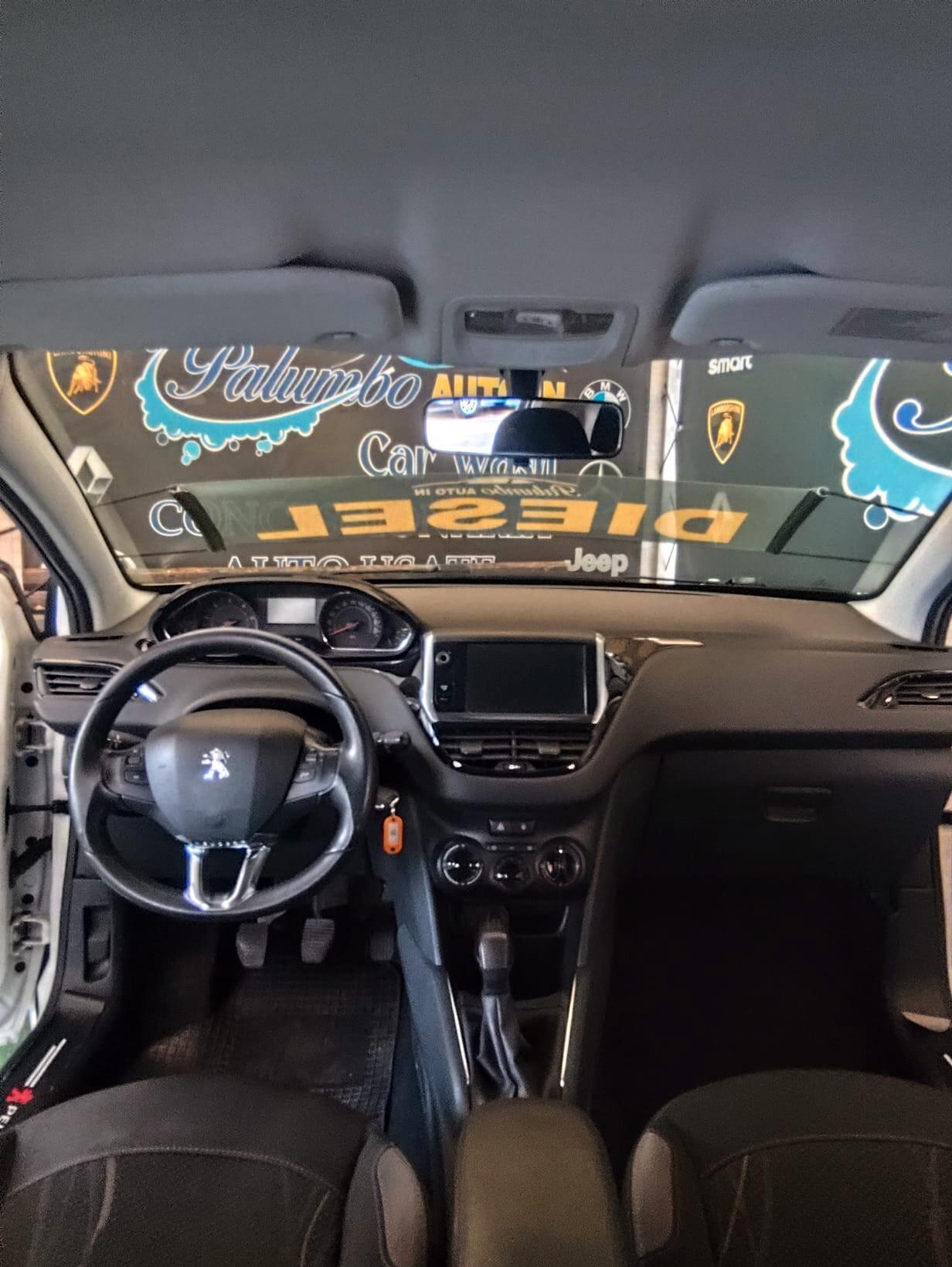 Peugeot 208 1.4 HDi 68 CV 5 porte Allure