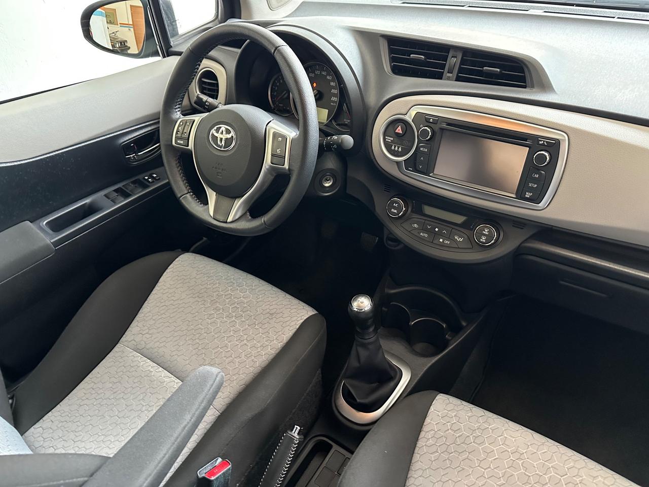 Toyota Yaris 1.0 5 porte Lounge - Navy