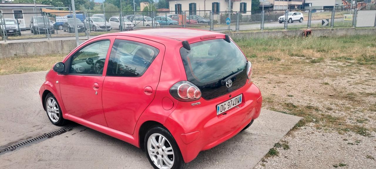 Toyota Aygo 1.4 turbodiesel 5 porte Sol