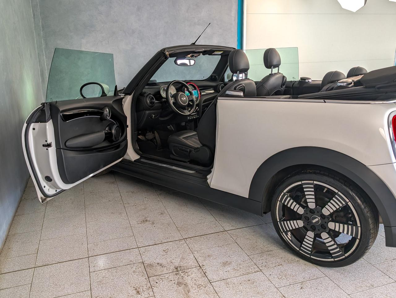 Mini Cooper Cabrio 1.5 Cooper Premium Plus
