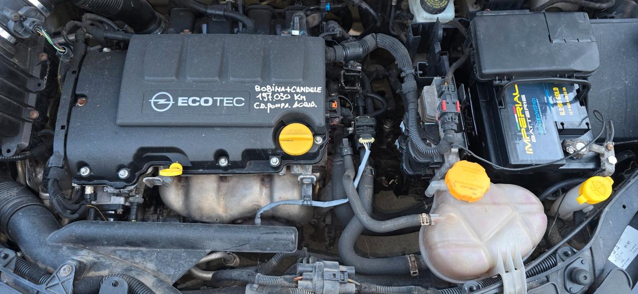 Opel Corsa 1.4 16V 5 porte Cosmo