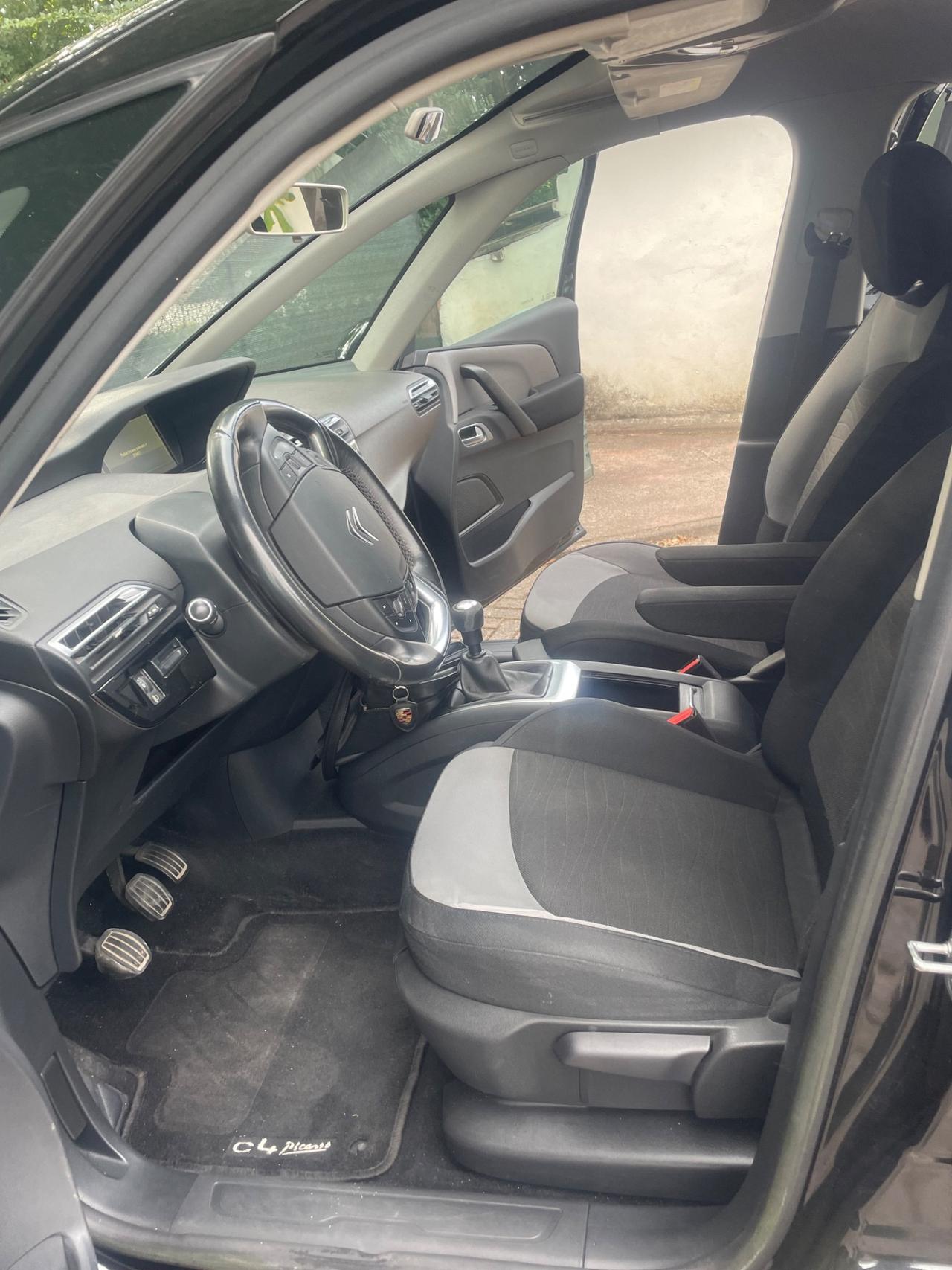 Citroen C4 Picasso 1.6 e-HDi anno 2014..€4999