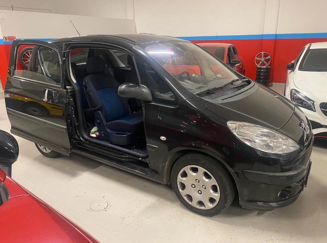 Peugeot 1007 1.4 HDi Happy