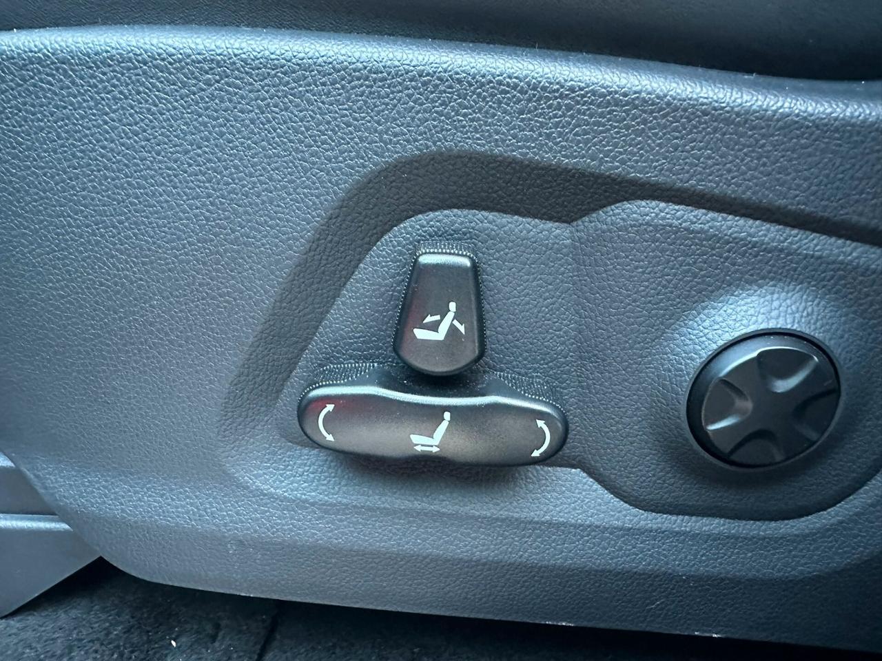 Ssangyong REXTON 2.2 4WD Dream 8 A/T