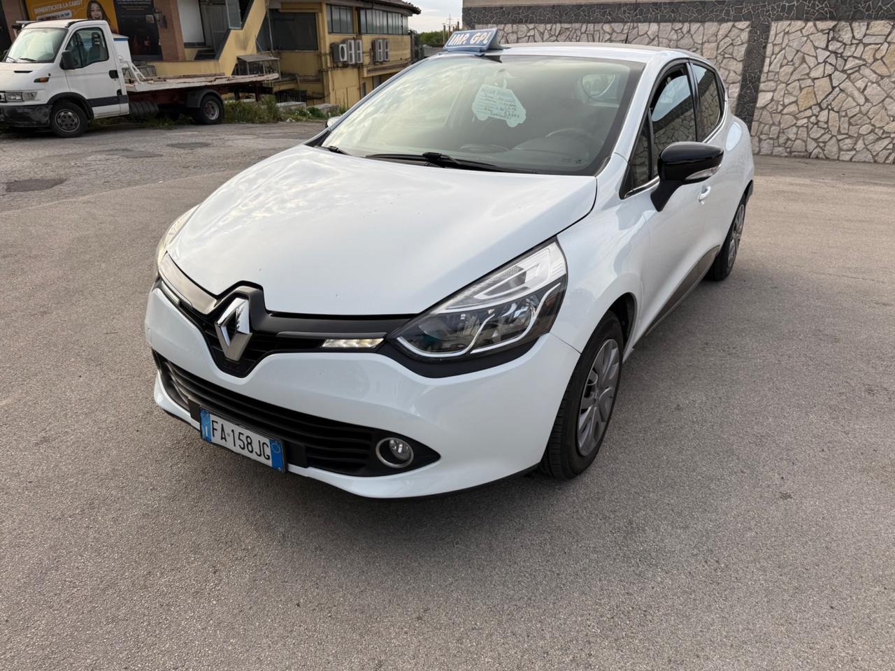 Renault Clio 1.2 75CV GPL 5 porte Costume National