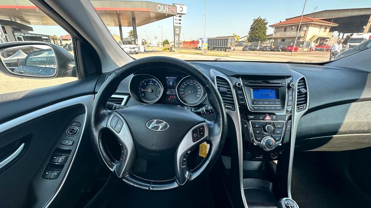 Hyundai i30 1.6 110 CV