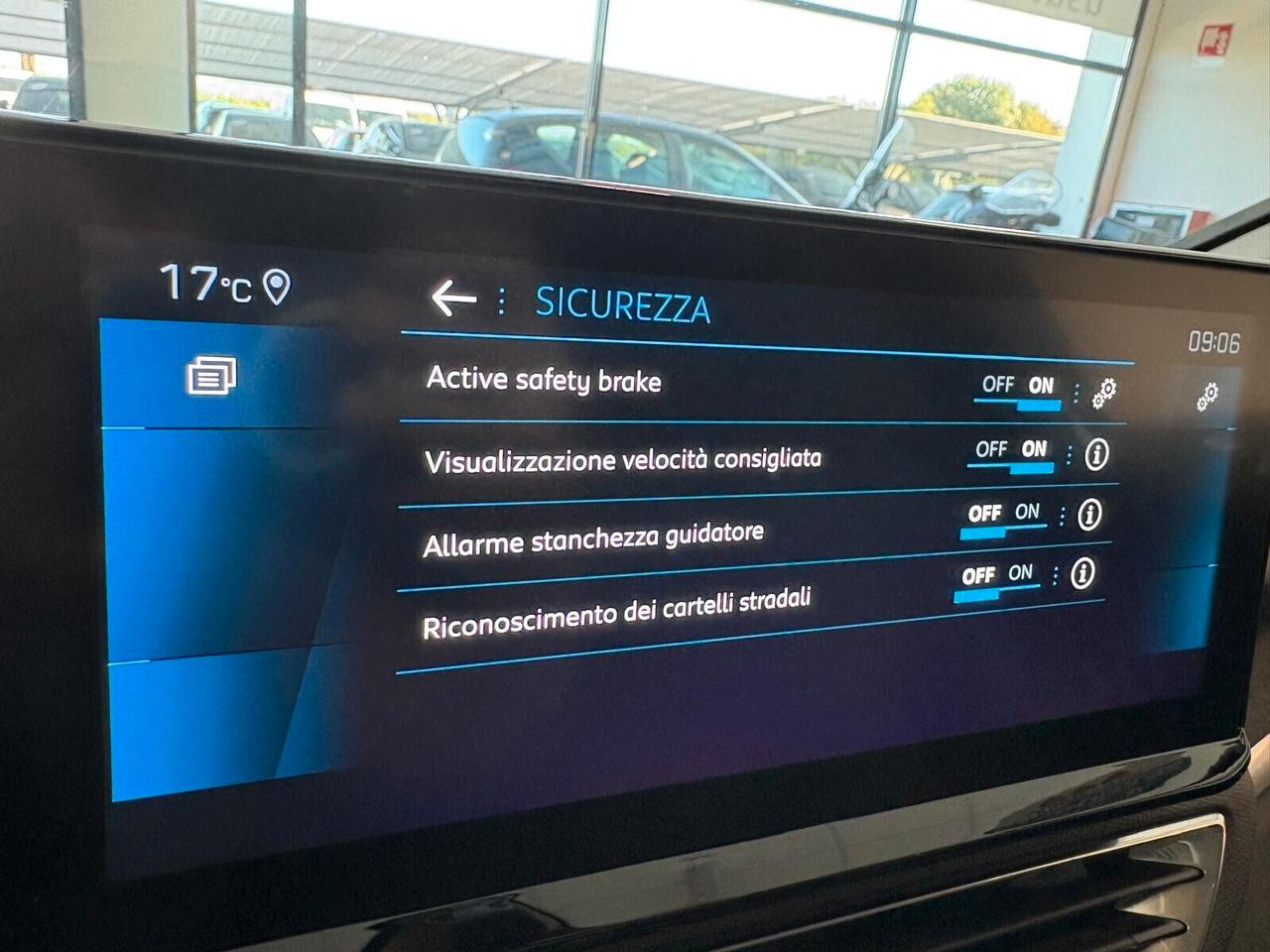 Peugeot 5008 ALLURE PACK BlueHDi 130 EAT8 7 posti SPOTICAR