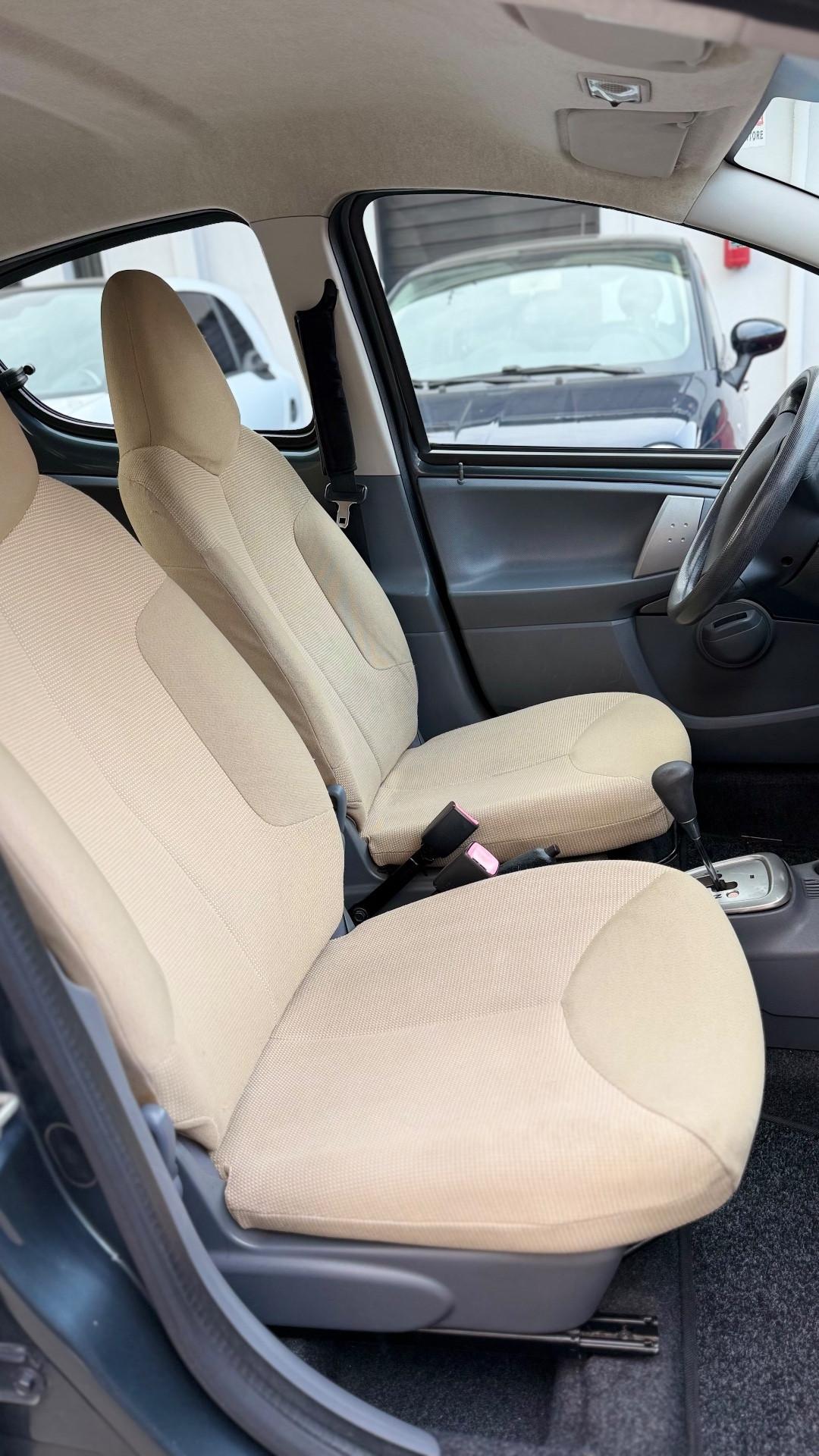 Peugeot 107 1.0 68CV 5p. Sweet Years AUTOMATICA