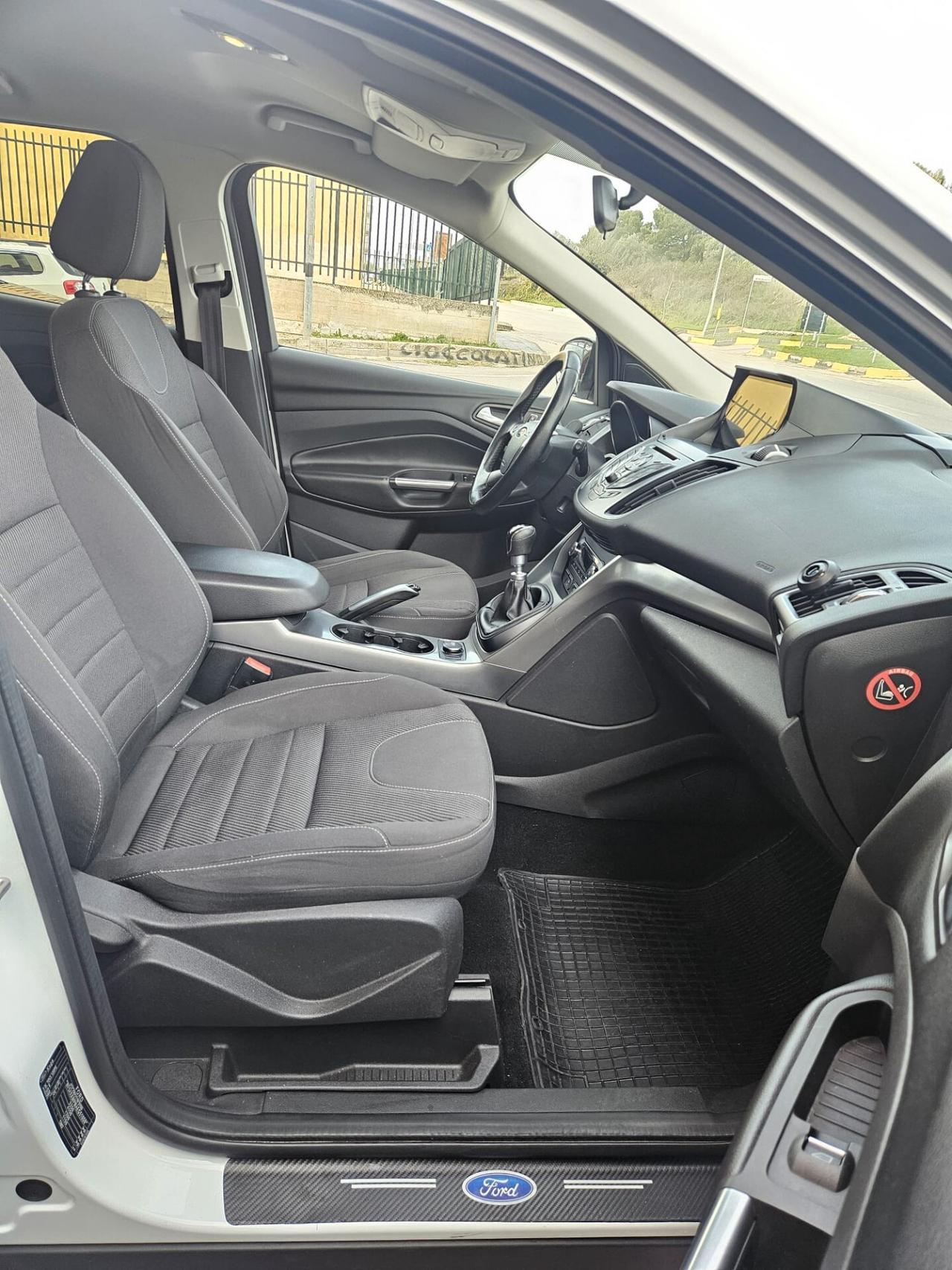 Ford Kuga 2WD 2.0 88kw 120cv FULL