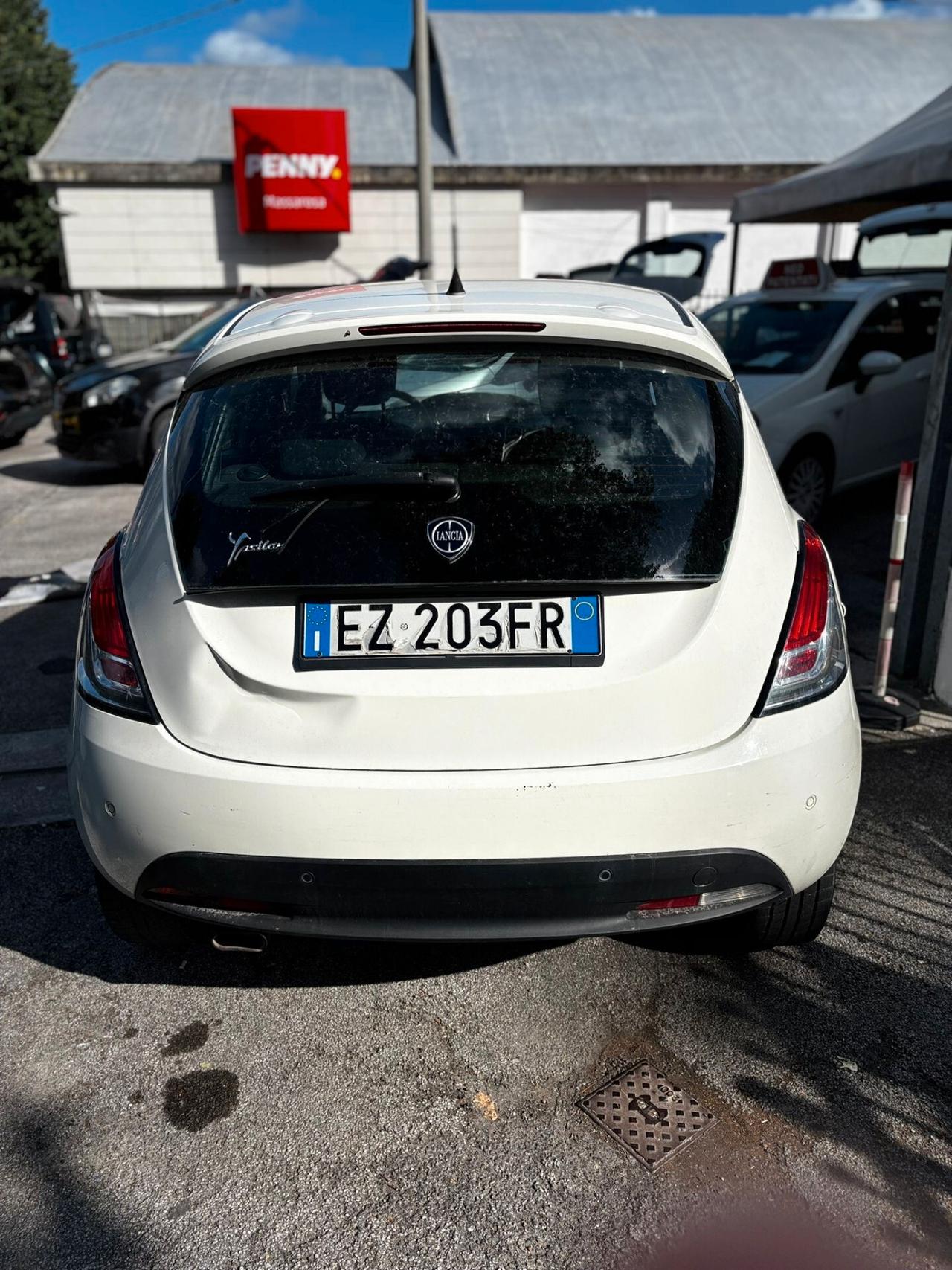 Lancia Ypsilon 1.2 69 CV 5 porte Gold
